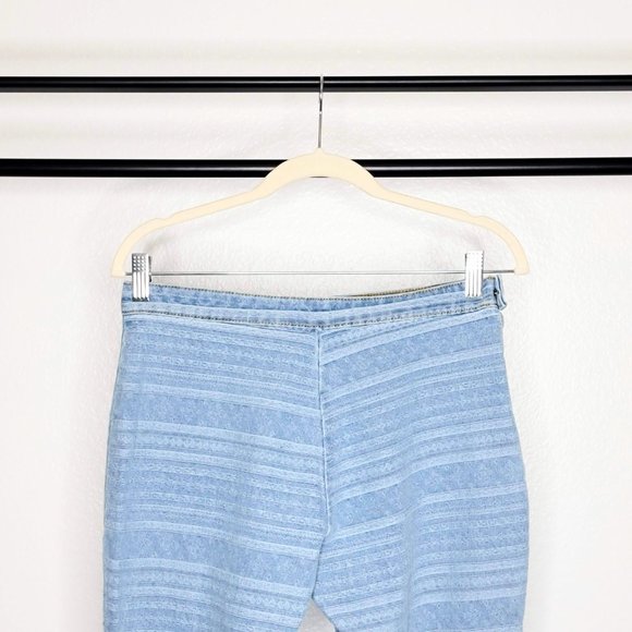 Pol TKP113 Striped Denim Flare Leg Raw Hem Blue Light Wash Jeans Size Medium - Picture 9 of 10